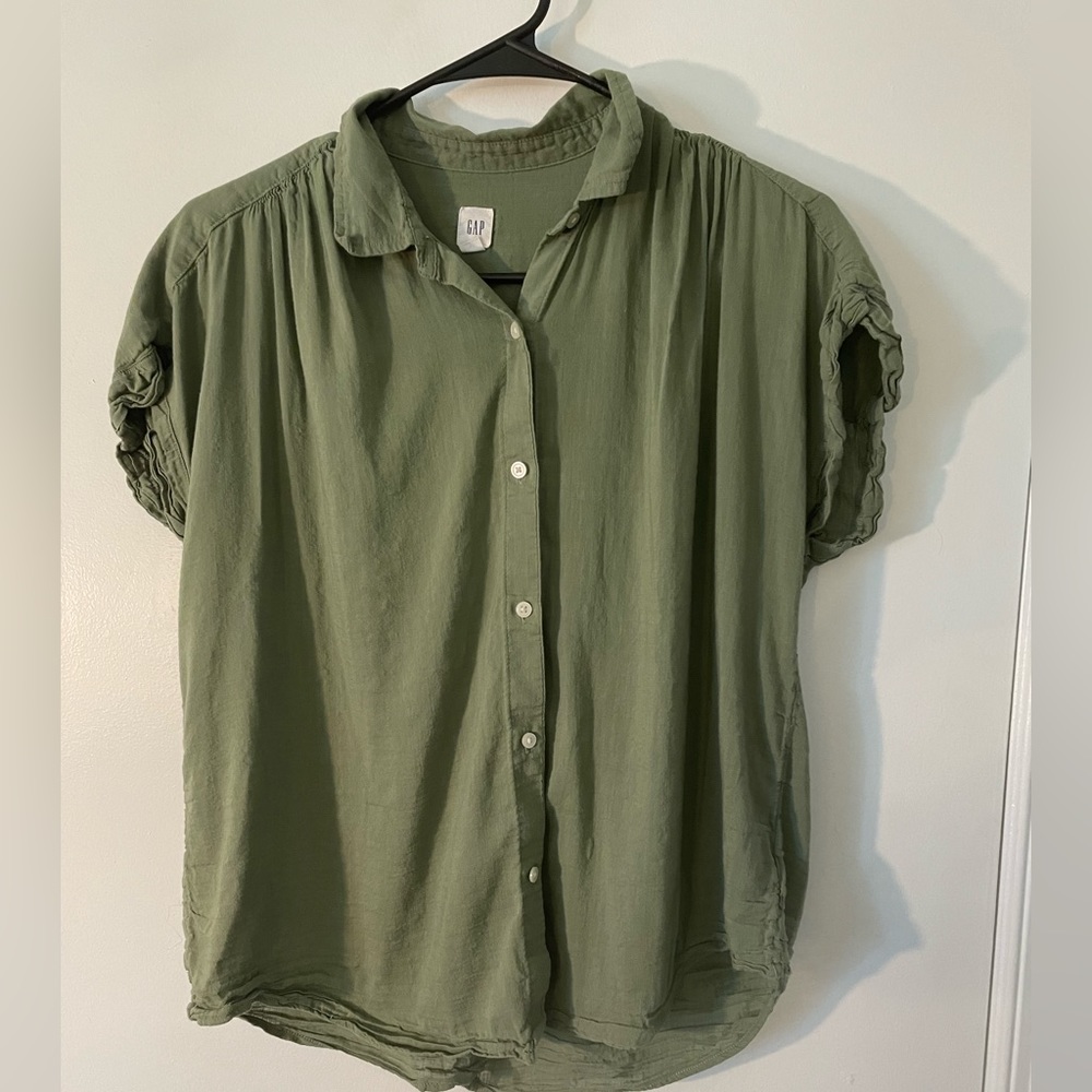 Gap Spring Or Summer Button Up - image 1